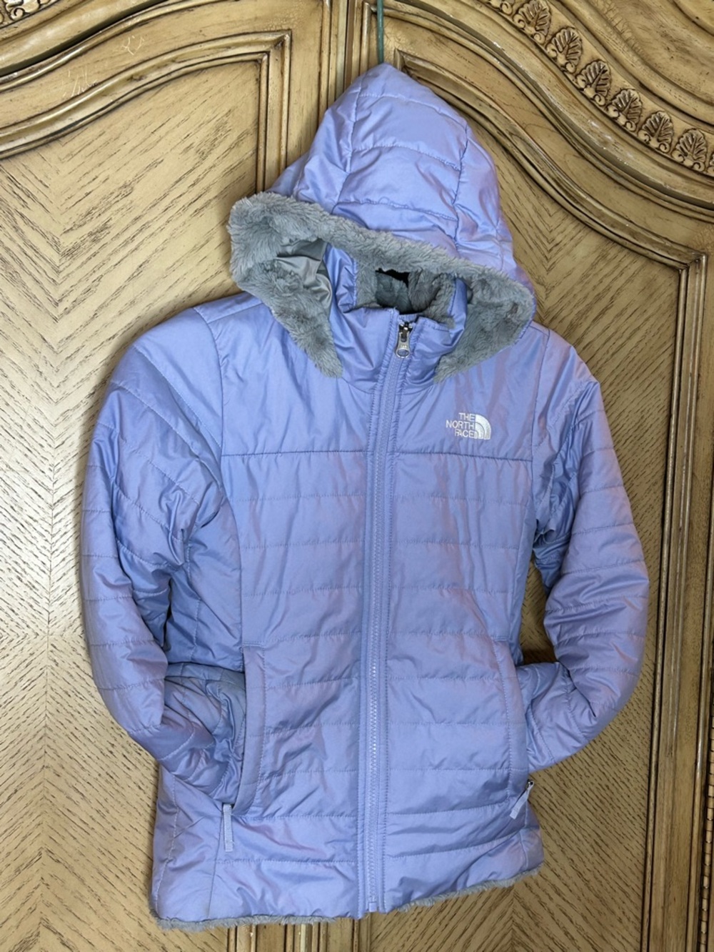 The North Face Girls Puffer Jacket Lavender Hooded Fur Lined. Size Small 7/8